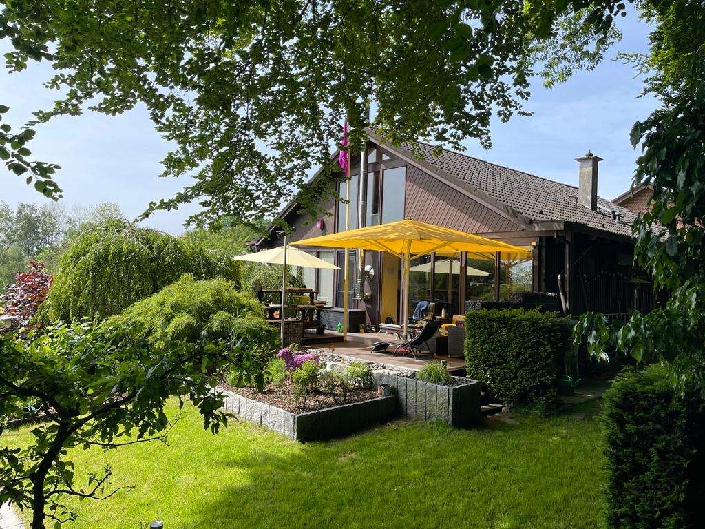 Immobilie in Bad Iburg - Außergewöhnliches Wohnhaus in Südhanglage - Bild 0