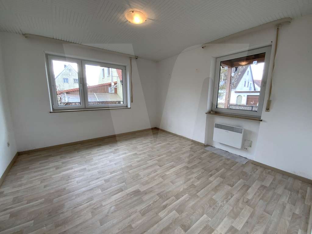 Immobilie in Möttingen - Ein-/Zweifamilienhaus mit großem Garten in ruhiger Wohnlage von Möttingen - Bild 4