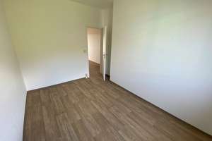 Wohnen mit Balkon & schöner Aussicht – Küche optional – Am Himmelreich 48, 98527 Suhl-Ilmenauer Straße, Suhl – Vorschaubild 8