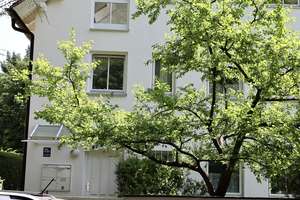 Dachgeschoss mit Potenzial:  Raum für Ihre Ideen und mit einer kleinen Dachterrasse ! 