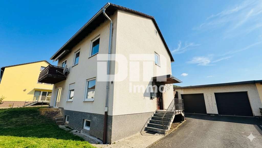 Immobilie in Zierenberg - Gepflegtes Ein / Zweifamilienhaus mit Doppelgarage in begehrter Ortsrandlage von Zierenberg - Bild 2