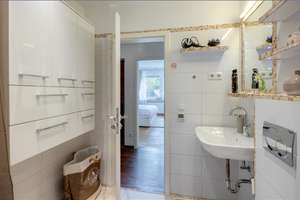 Möbliert:  Balkonwohnung mit Blick in den Gemeinschaftsgarten – Die vollständige Adresse der Immobilie erhältst du vom Anbieter., 81475 Fürstenried-West, München – Vorschaubild 10