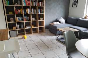 Möblierte, geräumige und gepflegte 2,5-Zimmer-DG-Wohnung mit EBK in Köln – Die vollständige Adresse der Immobilie erhältst du vom Anbieter., 50739 Longerich, Köln – Vorschaubild 3