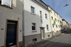 Attraktives 4-Familienhaus in gefragter citynaher Wohnlage – Alemannenstraße 12, 42105 Elberfeld, Wuppertal – Vorschaubild 2