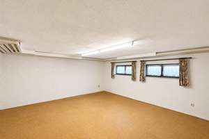 Rarität im Regensburger Stadtsüden: Wohn-/Mehrfamilienhaus auf sonnigem Südwest-Grundstück – Die vollständige Adresse der Immobilie erhältst du vom Anbieter., 93051 Kumpfmühl-Ziegetsdorf-Neuprüll, Regensburg – Vorschaubild 28