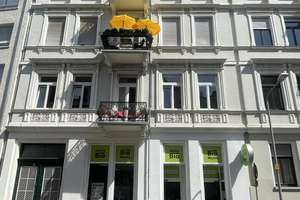 Freistehend! Charmante Maisonettewohnung – Wohnen nahe dem Nerotal! – Stiftstraße 21, 65183 Mitte, Wiesbaden – Vorschaubild 2
