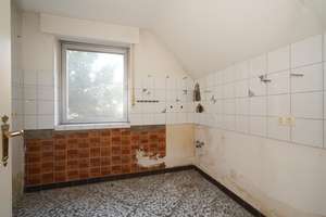 Alt Rahm, großzügiges renovierungsbedürftiges Einfamilienhaus mit Einliegerwohnung u. separatem Büro – Die vollständige Adresse der Immobilie erhältst du vom Anbieter., 47269 Rahm, Duisburg – Vorschaubild 28