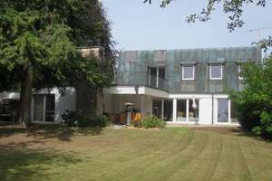 Top-Lage in Neusäß-Westheim: Außergewöhnliches EFH mit ca. 190 m² Wfl. und Doppelgarage