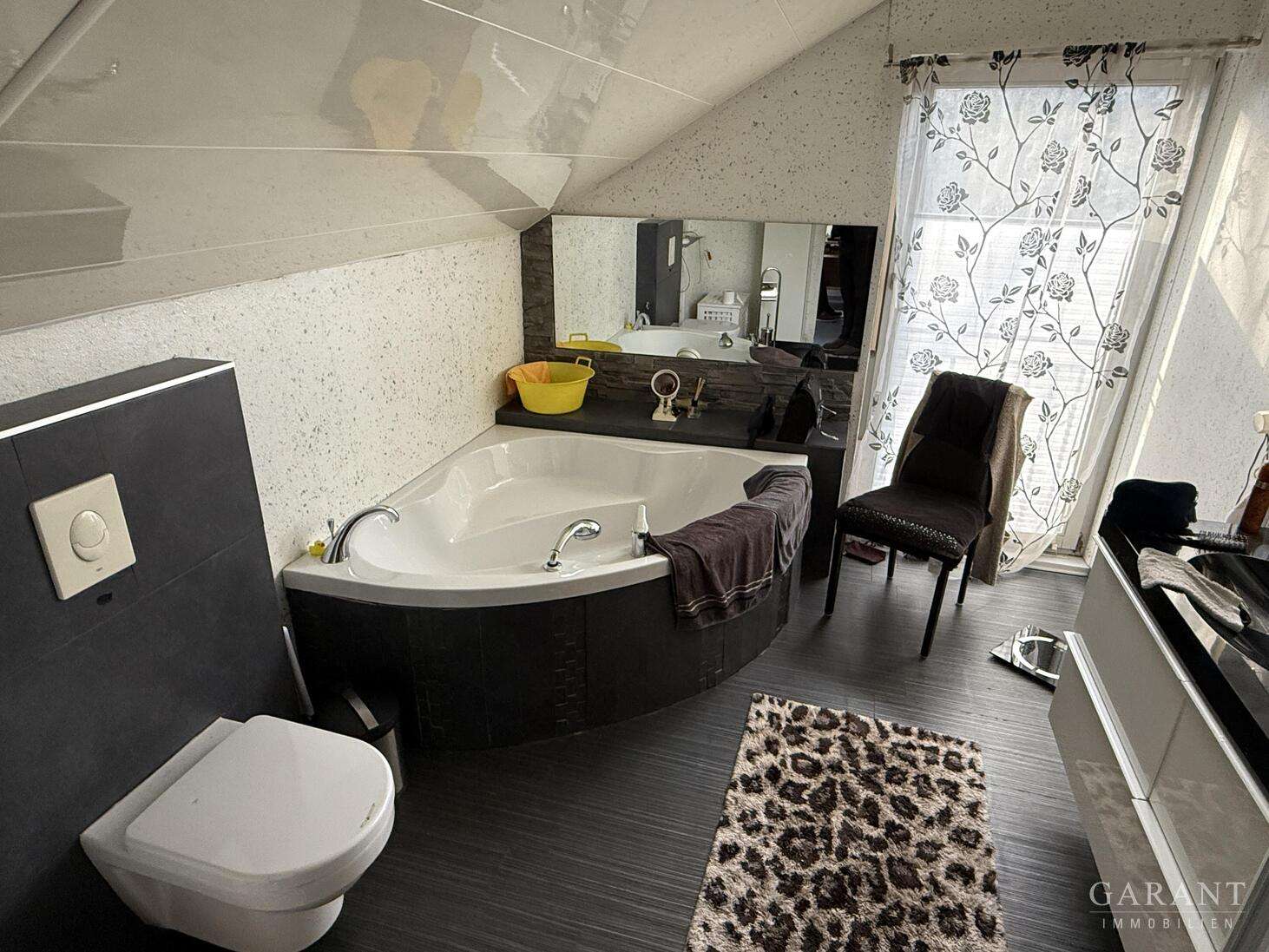 Immobilie in Steinheim an der Murr - Freistehendes Einfamilienhaus mit Einliegerwohnung - Bild 0