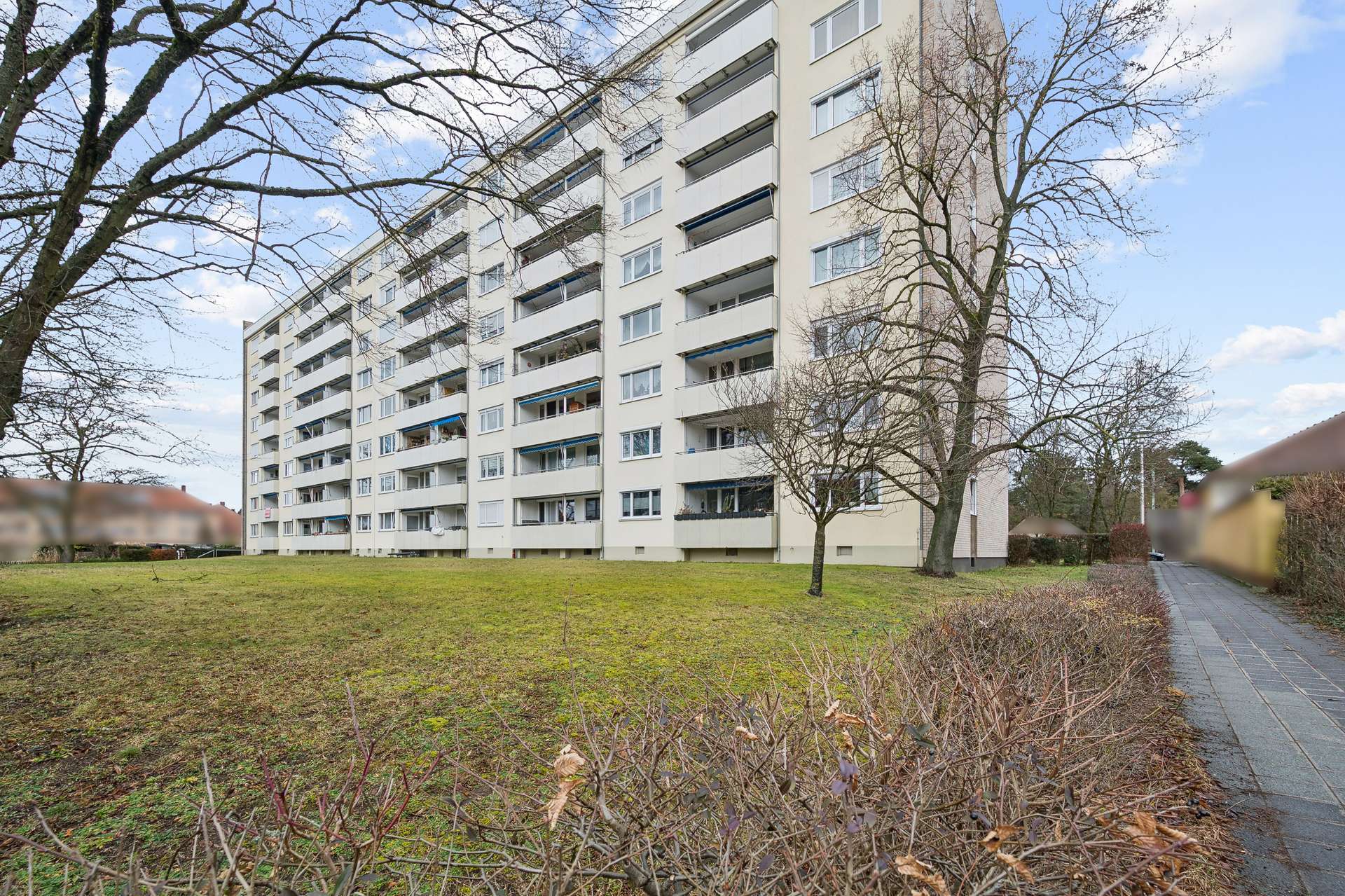 Renovierungsbedürftige 2-Zimmer-DG-Wohnung mit Balkon in Nürnberg-Gartenstadt!, Nürnberg – Bild 1