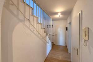 Stilvolle 4-Zimmer-Maisonette mit Galerie und zwei Balkonen in begehrter Lage in Augsburg-Göggingen – Die vollständige Adresse der Immobilie erhältst du vom Anbieter., 86199 Göggingen-Süd, Augsburg – Vorschaubild 4