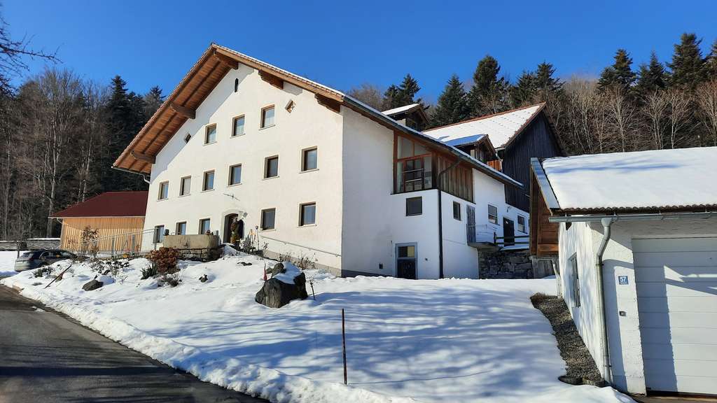 Immobilie in Waldkirchen - Waldkirchen - Traumbauernhof in absoluter Alleinlage mit Fernblick für € 790.000,-- - Bild 2