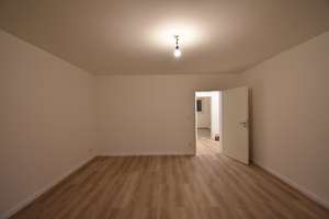 ERSTBEZUG nach Sanierung! Ideal geschnittene 3-Zimmer-Wohnung mit 2 Balkonen  – Paul-Bonatz-Straße 27, 40595 Garath, Düsseldorf – Vorschaubild 11