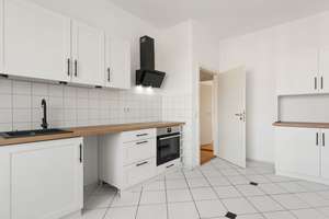 Wunderschöne * 2 Zimmer Wohnung * Bad mit Fenster* Loggia zum Innenhof – Lincolnstraße 7, 10315 Friedrichsfelde, Berlin – Vorschaubild 9