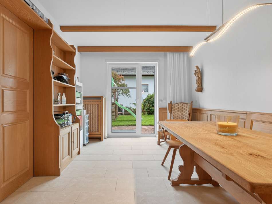 EG Zimmer mit Gartenzugang