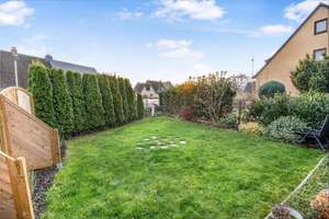 Bremen-Osterholz: Großzügiges Zweifamilienhaus mit Vollkeller, moderner Heiztechnik & Ausbaureserve – Die vollständige Adresse der Immobilie erhältst du vom Anbieter., 28327 Ellener Feld, Bremen – Vorschaubild 2
