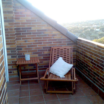 SCHÖNE DUPLEX-WOHNUNG MIT TERRASSE UND AUSBLICK