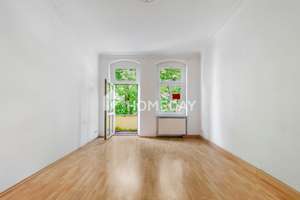 Sofort verfügbare 2-Zimmer-Wohnung mit Balkon, Stellplatz und Kellerraum – Die vollständige Adresse der Immobilie erhältst du vom Anbieter., 13156 Niederschönhausen, Berlin – Vorschaubild 1