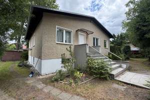 Befristet bis 02/2028 | Gepflegter Bungalow mit Vollkeller, Pool und großzügigem Grundstück