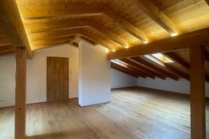 Gemütliches Dachgeschoss-Apartment im liebevoll renovierten Bauernhaus – – Die vollständige Adresse der Immobilie erhältst du vom Anbieter., 83737 Irschenberg – Vorschaubild 3