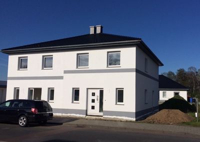 Helle Doppelhaushälfte mit Garten in Dessau
