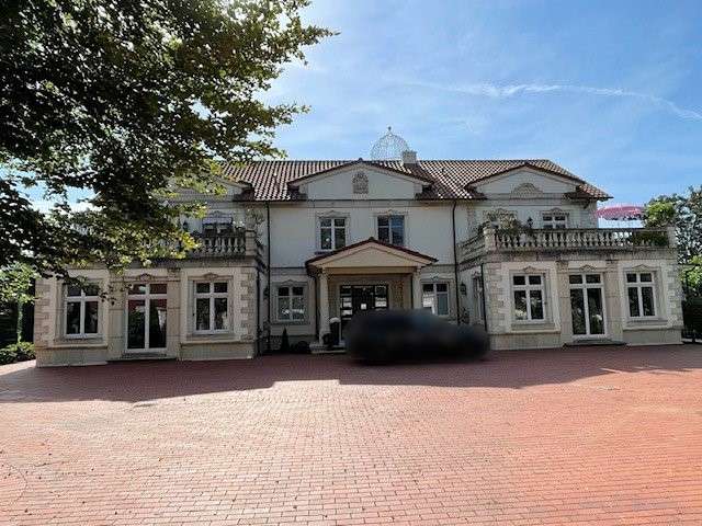 Melanie Kreimeyer präsentiert: Ein Herrenhaus, das Geschichte atmet, Gütersloh Kreis – Bild 2