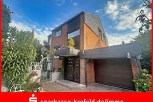 Freistehendes Einfamilienhaus mit Garage