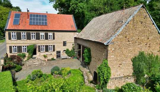 Bild von Liebhaber historischer Immobilien aufgepasst! Traumhaftes Landhaus – Perfekt für Individu