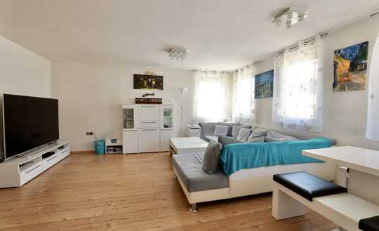 DHH  mit 6 Zimmern im Herzen der  Outletcity Metzingen