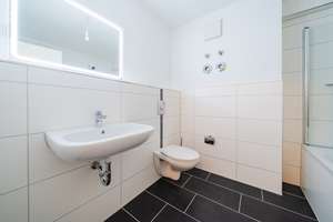 Modern sanierte 2-RW* 1.OG* EBK* zwei Balkone* Bad mit Wanne* Aufzug* TG-SP* barrierefrei* zentral* – Schandauer Straße 23d, 1309 Striesen-West, Dresden – Vorschaubild 8