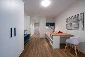 Voll möbliertes Studentenappartement mit Balkon, Duschbad und Küche in bester Lage am Lousberg. – Nizzaallee 34, 52072 Ponttor, Aachen – Vorschaubild 4