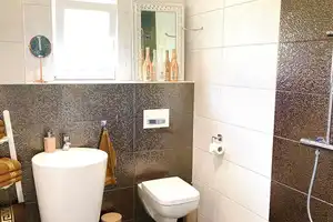RESERVIERT!  1 Fam. Haus mit 2. Garagen, 4. Stellplätze großer Garten + kl. Hinterhaus TOP Zustand – Uhlandstraße 17, 63457 Main-Kinzig-Kreis – Vorschaubild 19