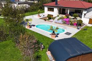 "BEREITS VERKAUFT"-Wohnen wie im Urlaub: sanierter Bungalow mit Pool, Sauna, Terrasse und mehr! – Die vollständige Adresse der Immobilie erhältst du vom Anbieter., 14959 Trebbin – Vorschaubild 2