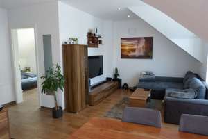 Neuwertige Dachgeschosswohnung mit EBK und Balkon in Ingolstadt-Nord – Grillparzerstraße 14a, 85055 Nordost, Ingolstadt – Vorschaubild 2