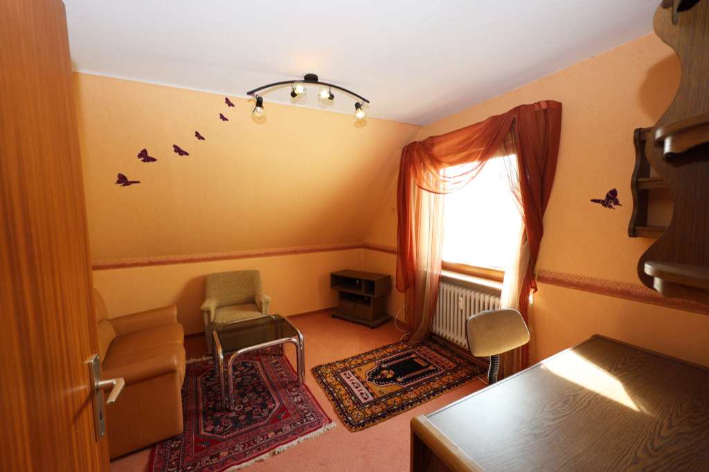 Immobilie in Freiberg am Neckar - Sofort beziehbar: 4,5 Zimmer-Penthousewohnung mit großer Dachterrasse und Garage - Bild 0