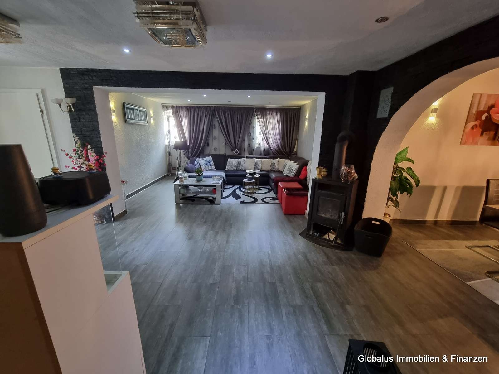 Immobilie in Lengenfeld - *Schönes Einfamilienhaus (Mehrgenerationenhaus) mit viel Platz* - Bild 2