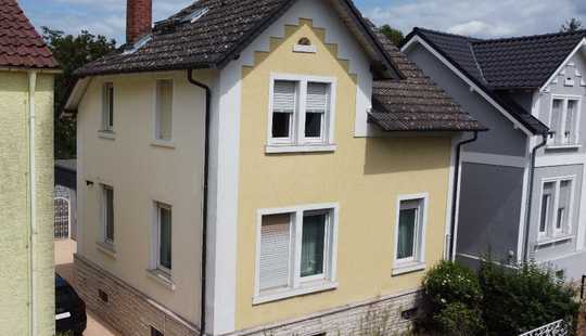 Bild von + Leben in beliebter Lage Darmstadt-Arheilgen mit großem Gartenparadies - Freistehend mit Garagen +