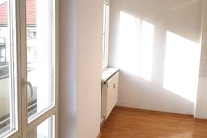 Helle 4-Raum-Wohnung mit Balkon zu vermieten