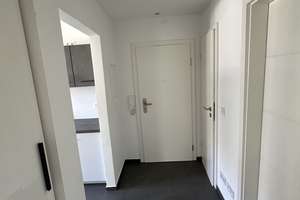 Top geschnittene, moderne Wohnung mit Balkon und Garage.  Nahe Petuelpark – Torquato-Tasso-Straße 13, 80807 Milbertshofen, München – Vorschaubild 3