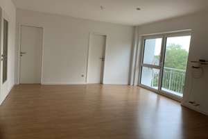 Wohnen wo andere Urlaub machen, 3-Zi. DG-Wohnung mit Balkon in Wörthsee