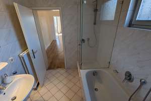 Helle 2,5-Zimmer Wohnung im 2. OG in Gladbach – Barbarossastr 1, 41061 Gladbach, Mönchengladbach – Vorschaubild 5
