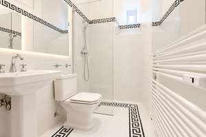 Herrschaftliche Altbauresidenz im denkmalgeschützten Gründerzeitpalais – 3 Zimmer mit Balkon &  Lift – Die vollständige Adresse der Immobilie erhältst du vom Anbieter., 10825 Schöneberg, Berlin – Vorschaubild 16