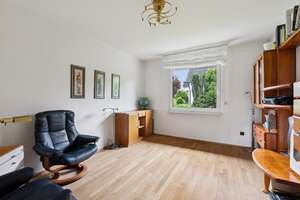 Sofort bezugsfrei in Wittenau: luxuriös ausgestattete DHH mit 5 Zimmern, 160qm Wfl., ausgebautes DG – Engelroder Weg 2A, 13435 Wittenau, Berlin – Vorschaubild 17