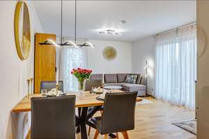 Möbliert: Helle Neubauwohnung mit idealem Schnitt und Balkon  – Die vollständige Adresse der Immobilie erhältst du vom Anbieter., 80937 Am Hart, München – Vorschaubild 1