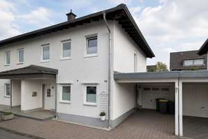 Kernsaniertes Einfamilienhaus mit Einbauküche, Terrasse und Garage in Niederkassel – Die vollständige Adresse der Immobilie erhältst du vom Anbieter., 53859 Niederkassel – Vorschaubild 1