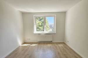 Schick sanierte 3-Zimmer-Wohnung mit sonnigem Balkon – Pirnaer Landstraße 47a, 1237 Dresden – Vorschaubild 5