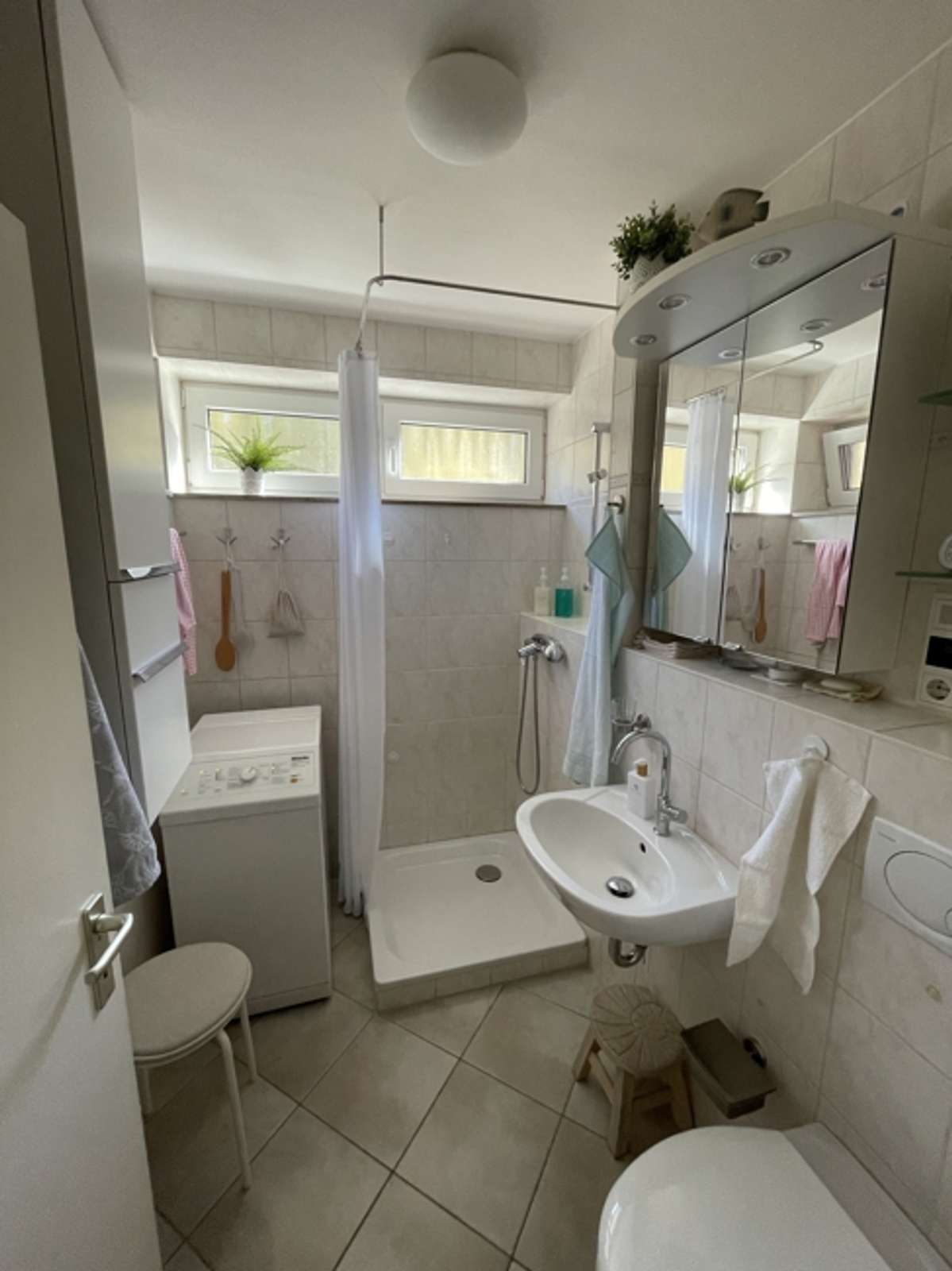 Solide Kapitalanlage: Ansprechende 2-Zimmer-ETW mit Loggia und Garage im oberen Ostviertel