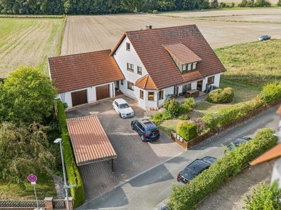 Attraktives Dreifamilienhaus mit großem Garten in Großenseebach