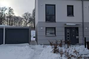 Freundliches 4-Zimmer-Reihenendhaus mit Garage zur Miete in Osloss – Die vollständige Adresse der Immobilie erhältst du vom Anbieter., 38557 Osloß – Vorschaubild 1