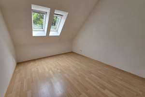 Charmante 4-Zimmer-Dachgeschosswohnung in Hamburg-Sülldorf – Die vollständige Adresse der Immobilie erhältst du vom Anbieter., 22589 Sülldorf, Hamburg – Vorschaubild 10